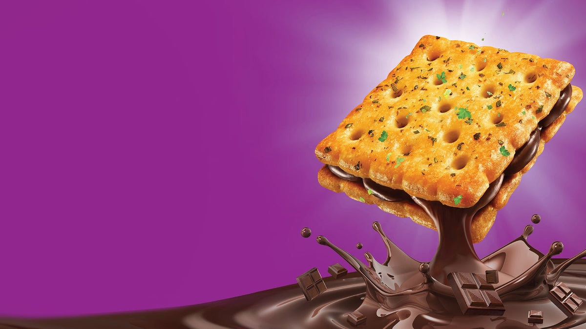 Lexus chocolate cream sandwich cracker